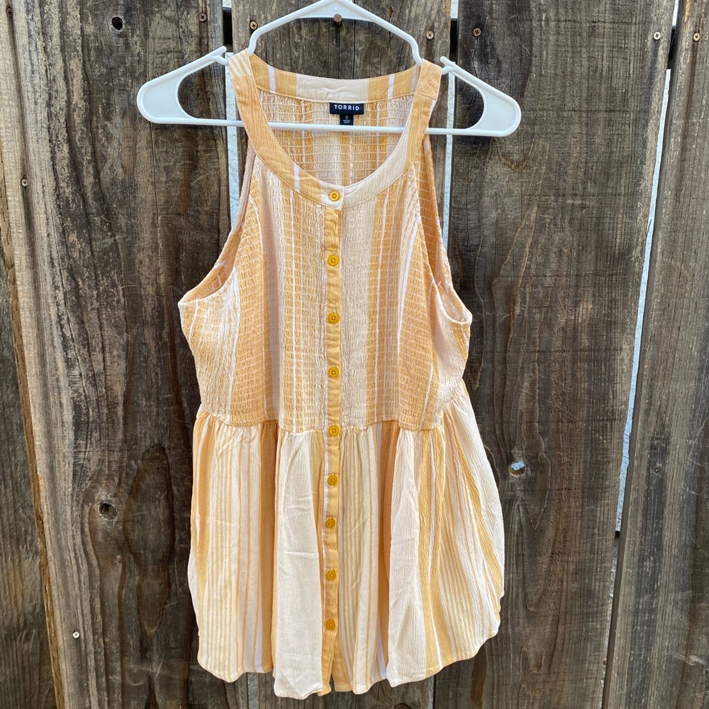 Torrid crinkle gauze sleeveless blouse - Picture 2 of 6